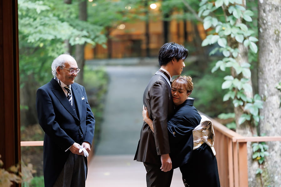 こだわりは「ロイヤルブルー」 スマートな家族婚の実例｜写真5