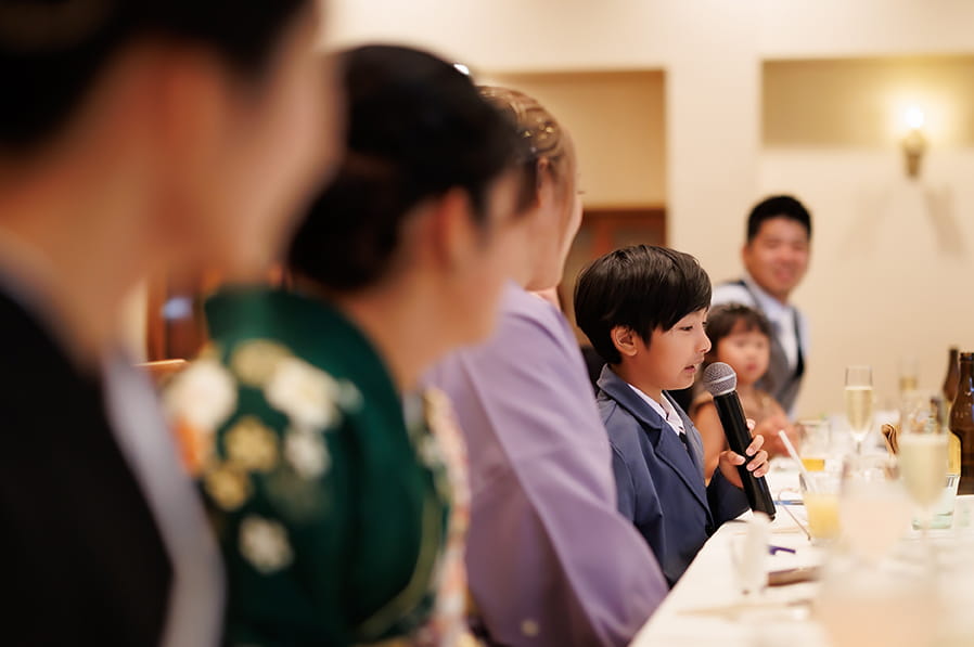 こだわりは「ロイヤルブルー」 スマートな家族婚の実例｜写真7